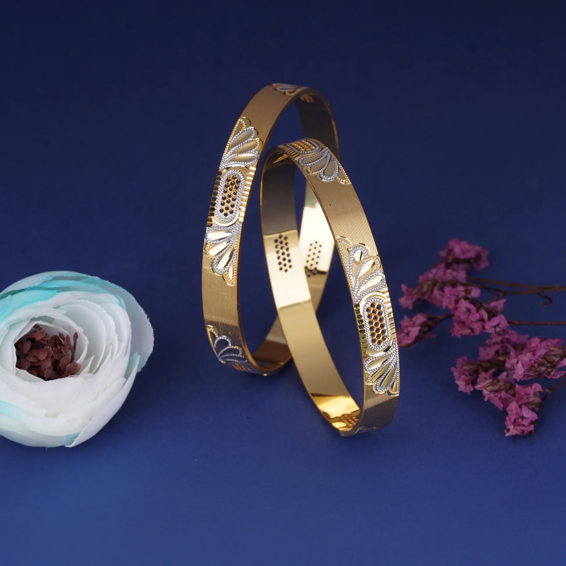 QUEENS CIRCLET