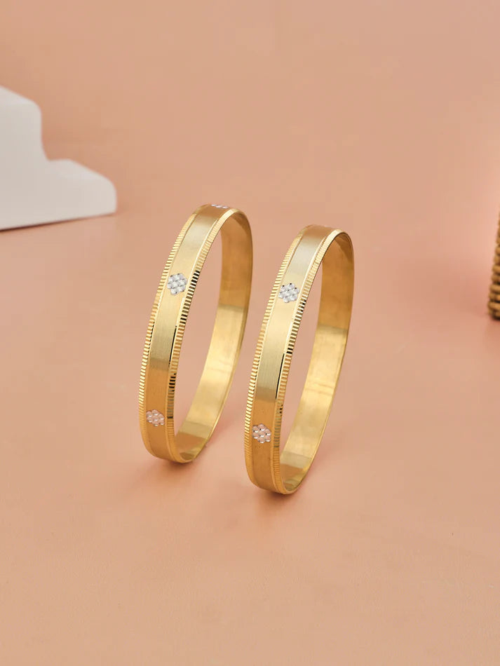 GOLDEN EMBRACE
