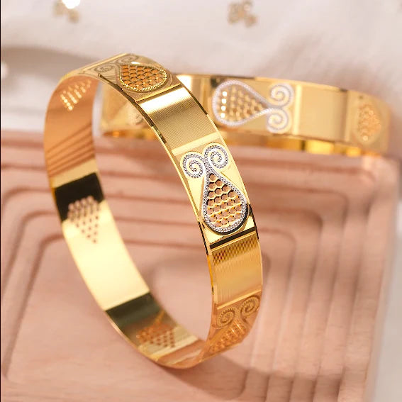 SUBTLE LUXE