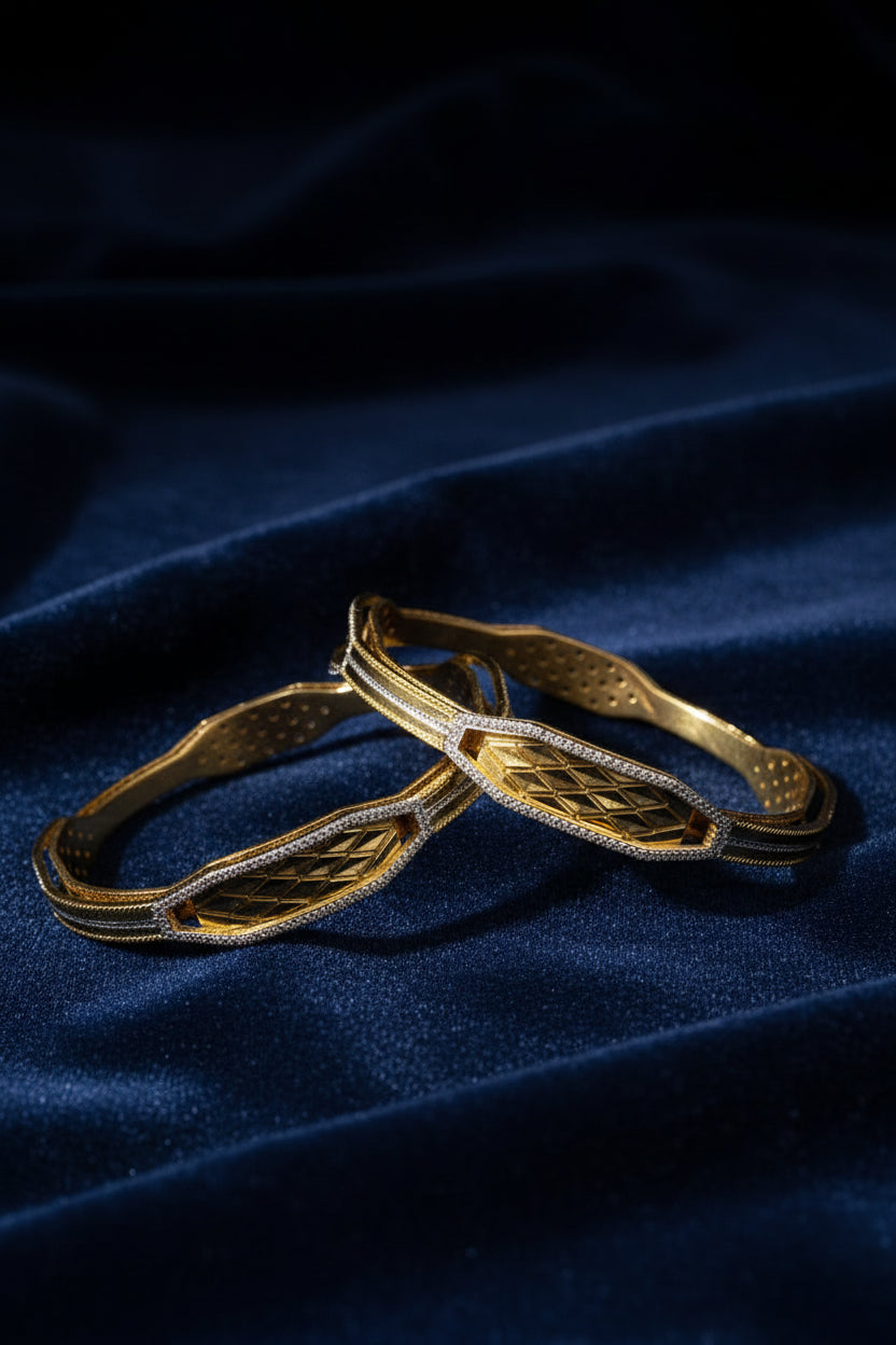 LUNARA BANGLES